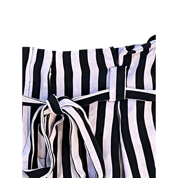 L'AGENCE Belted Silk Shorts Sz 4 EUC Black Lavender Stripe - Picture 2 of 5